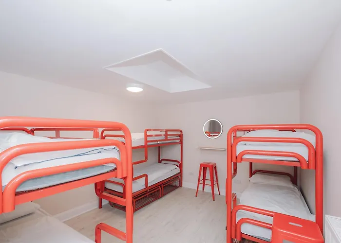 Astor Victoria Hostel